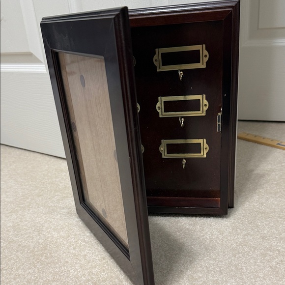 Key Box Photo Frame - Picture 1 of 12